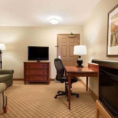 Country Inn & Suites By Radisson, Peoria North, Il Bagian luar foto